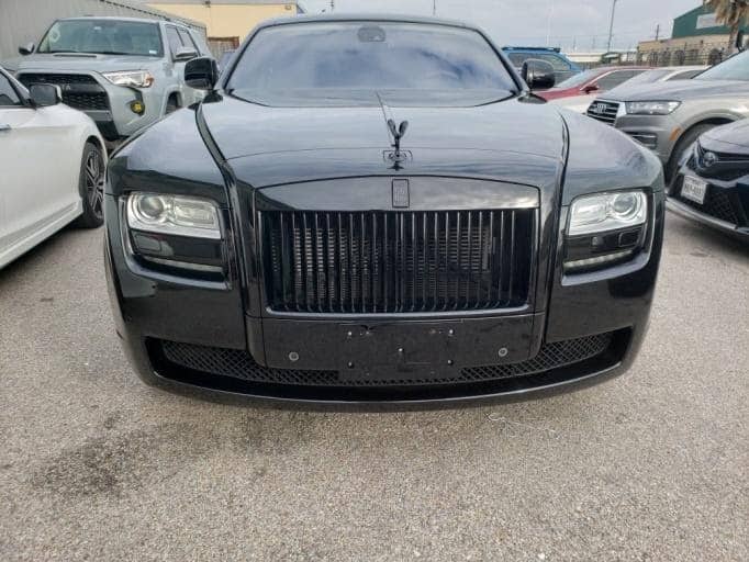 enclosed shipping of 2010 Rolls Royce