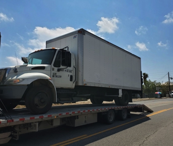 Semi truck transport services in Tampa, FL for long-haul routes