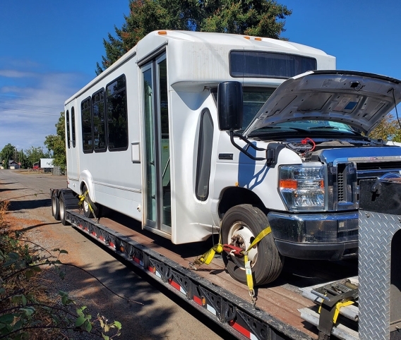Commercial truck transport in Honolulu, HI with experienced carriers
