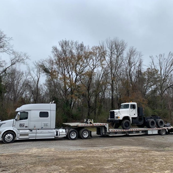 Semi truck transport solutions in Riverside, CA for heavy equipment