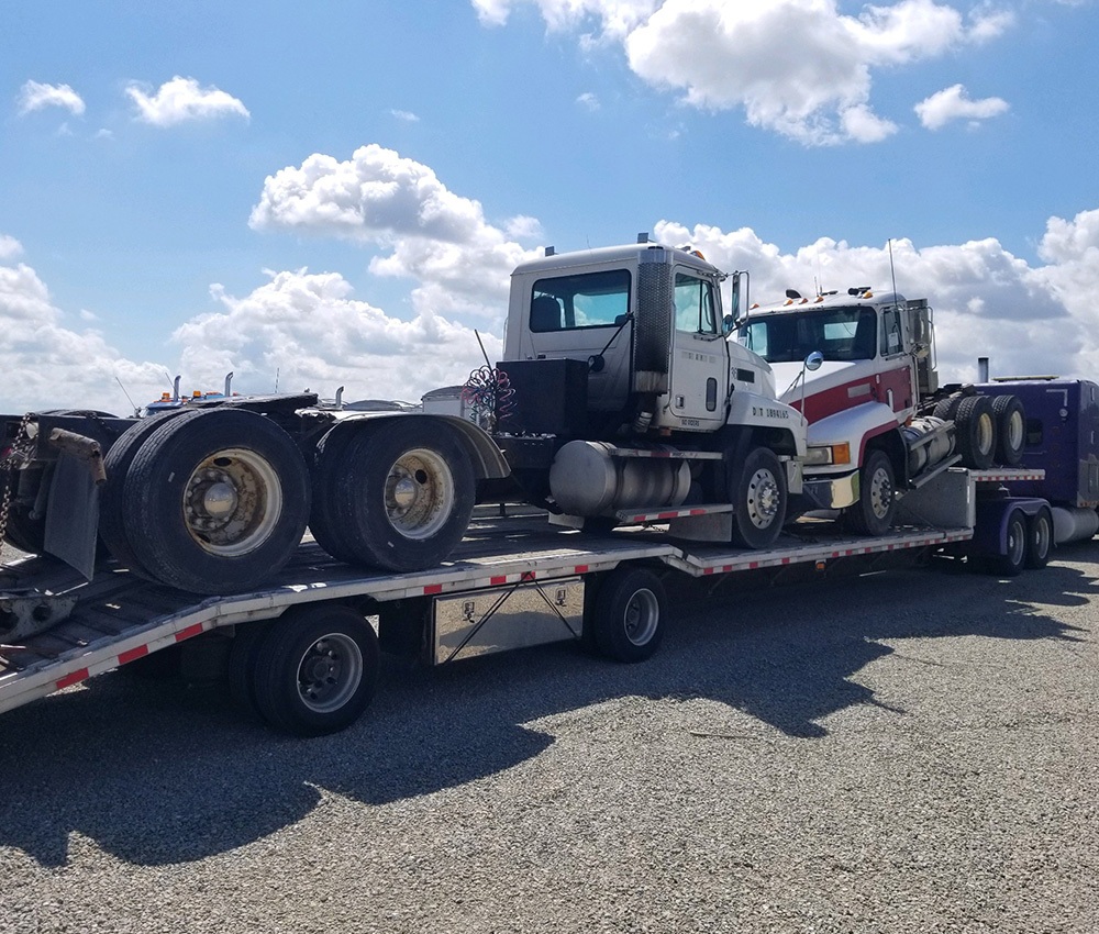 Semi truck transport solutions in Columbus, OH for commercial fleets