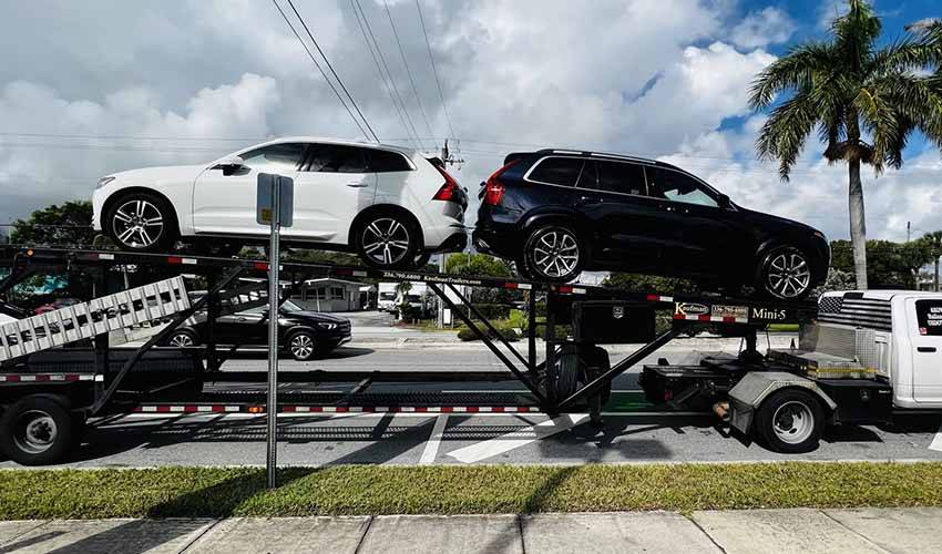Two Volvo SUVs Auto transport from NY to Florida
