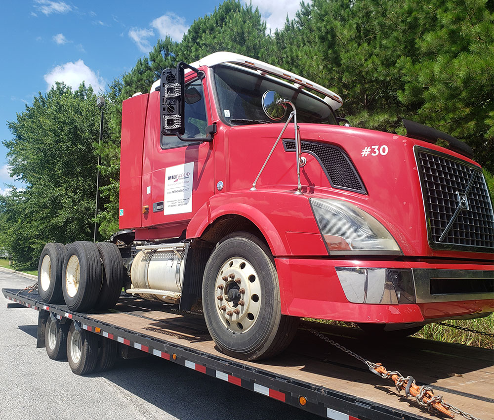 Semi truck transport solutions in El Paso, TX for heavy equipment