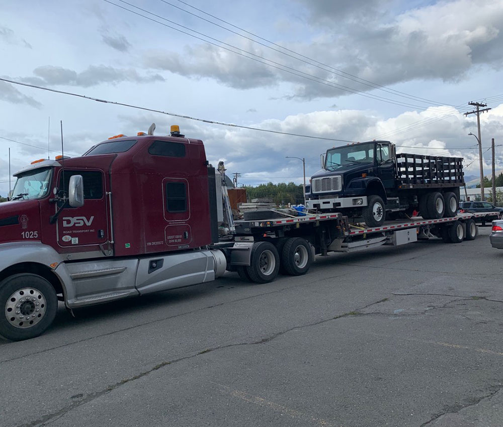 Semi truck transport services in Tucson, AZ with secure loading