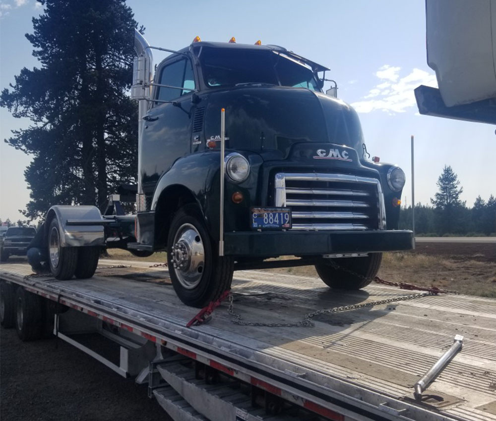 Semi truck transport services in Santa Ana, CA for logistics operations